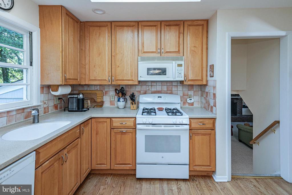 145 Hickory Ct