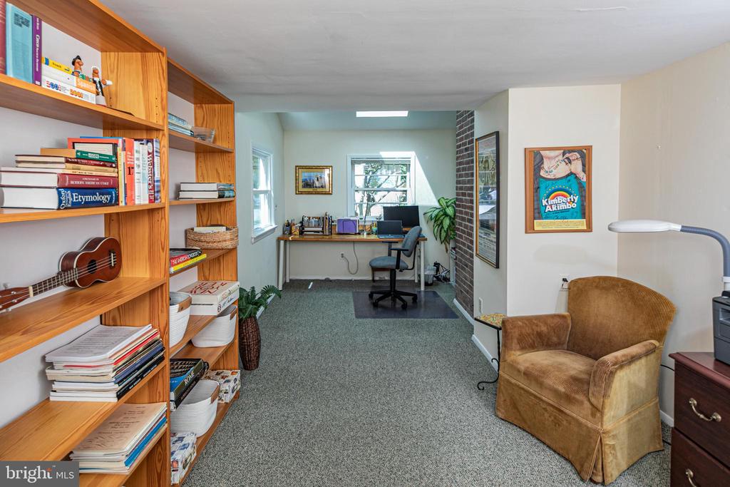 145 Hickory Ct
