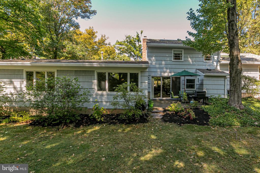 145 Hickory Ct