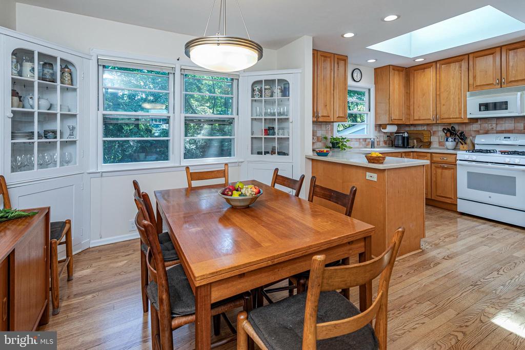 145 Hickory Ct