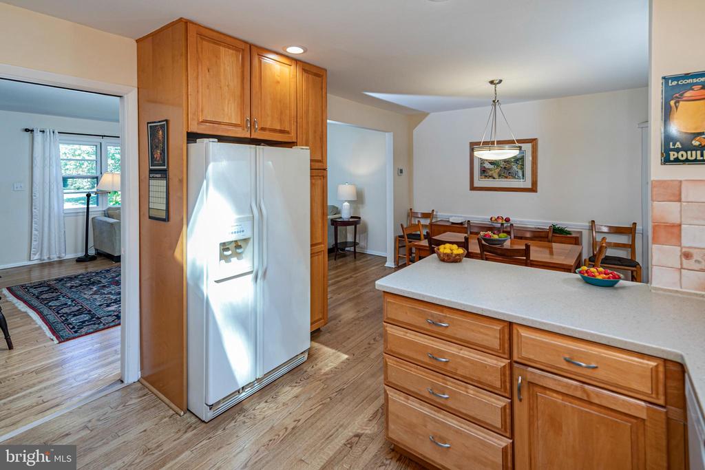 145 Hickory Ct