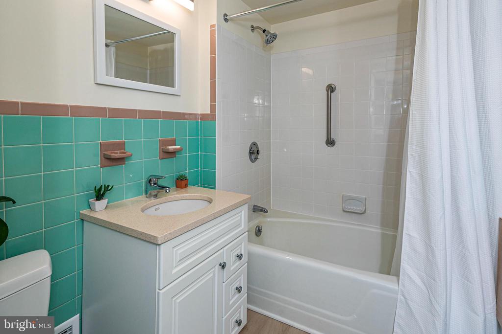 145 Hickory Ct