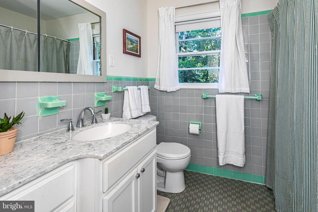 145 Hickory Ct