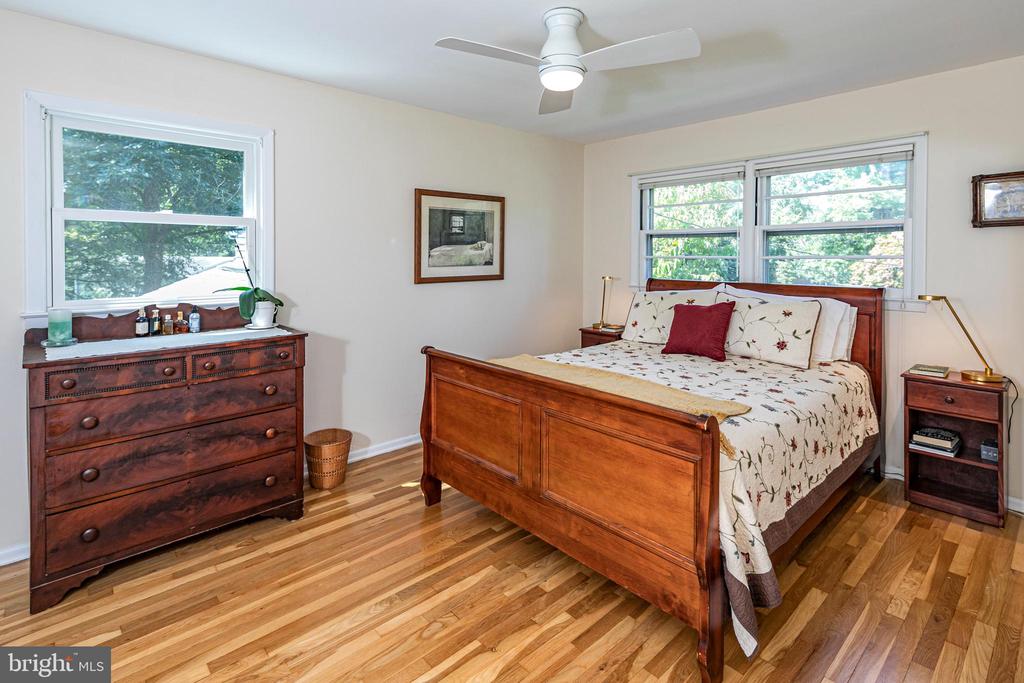 145 Hickory Ct