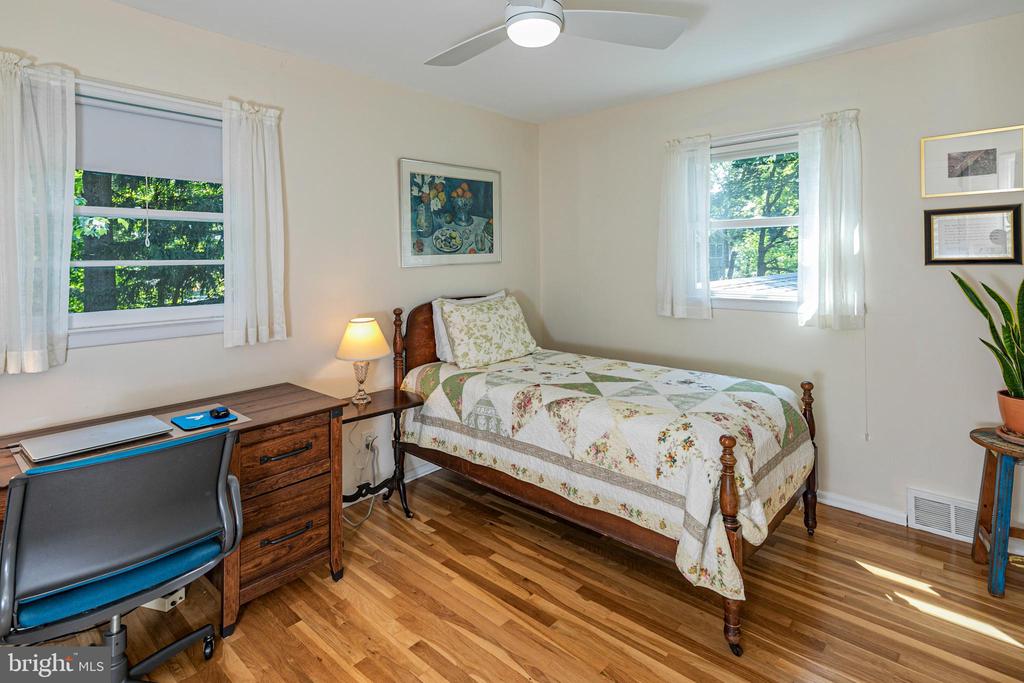 145 Hickory Ct