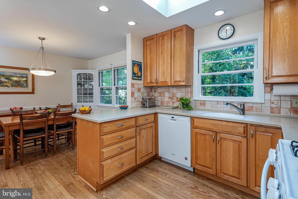 145 Hickory Ct