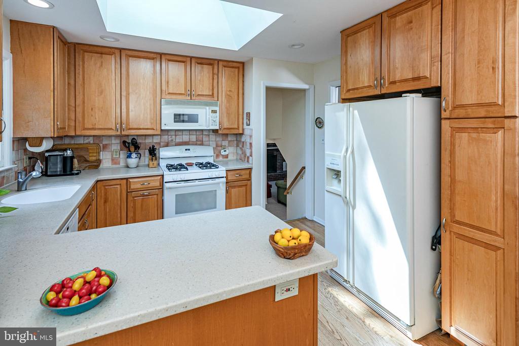 145 Hickory Ct