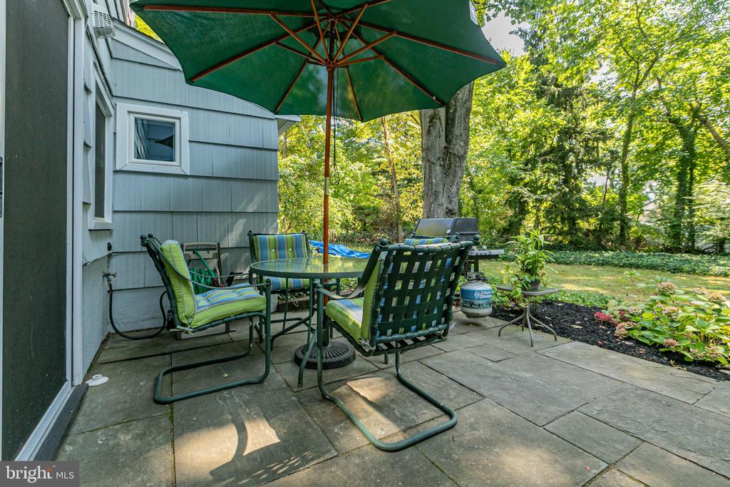 145 Hickory Ct