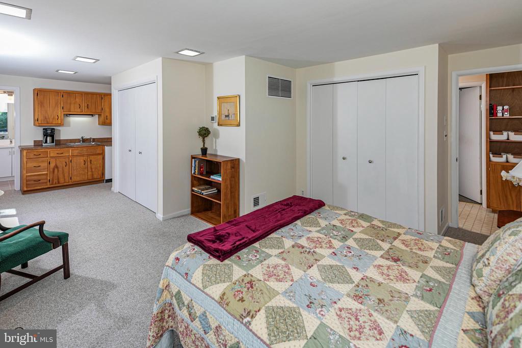 145 Hickory Ct