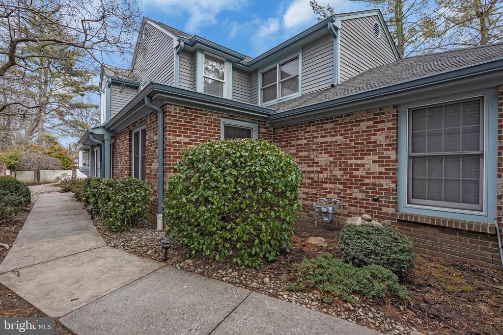 11 Thorngate Ct