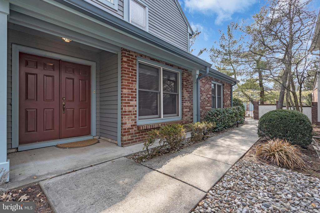 11 Thorngate Ct