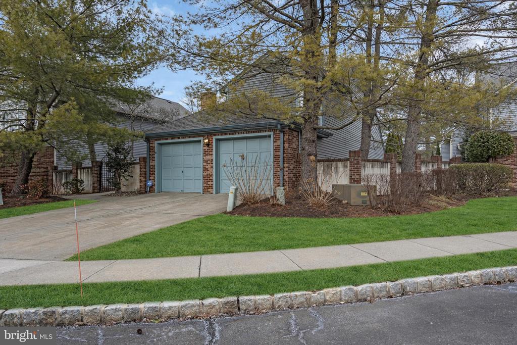 11 Thorngate Ct