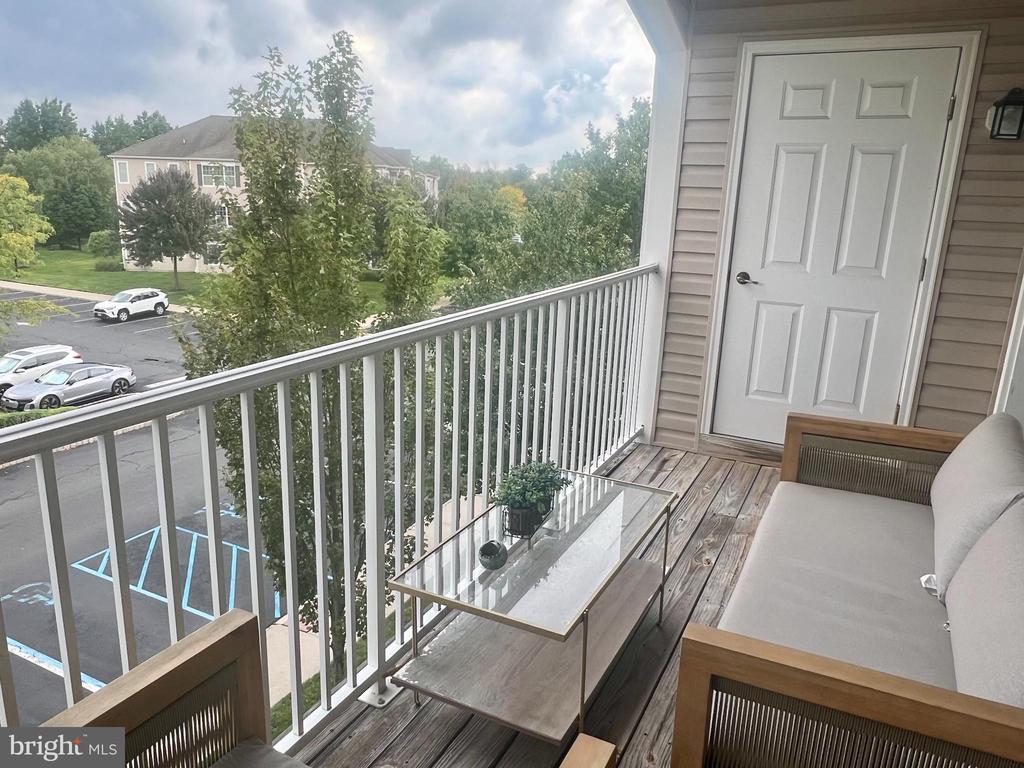 435 TIMBERLAKE DR