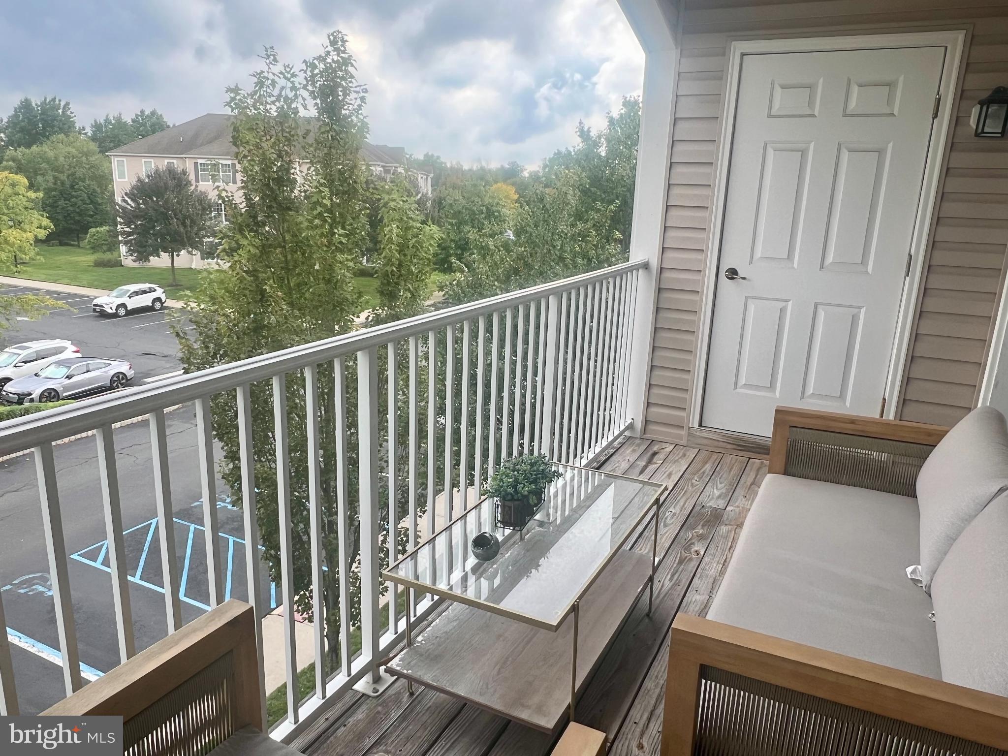 435 TIMBERLAKE DR