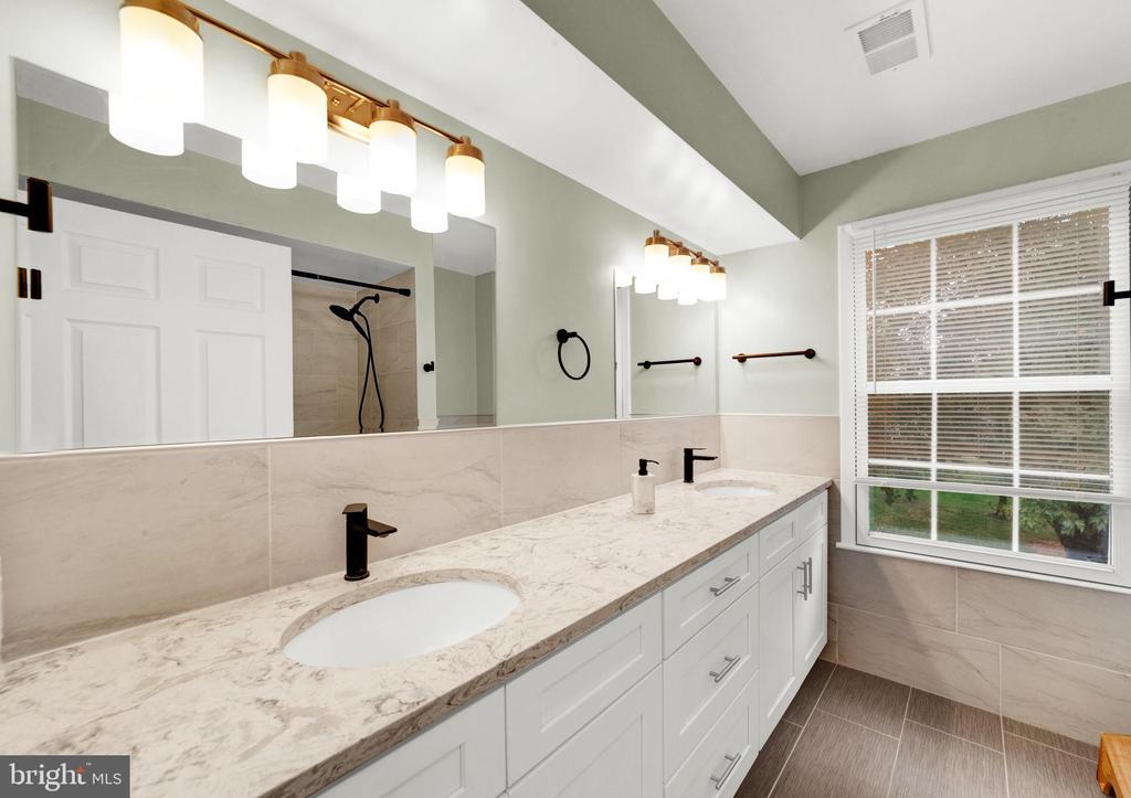 206 SALEM COURT 6