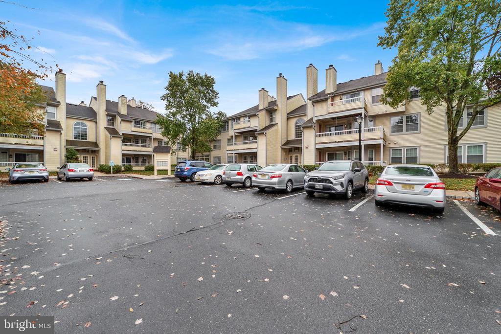 206 SALEM COURT 6