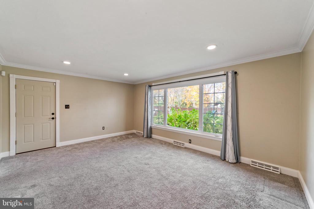 102 FIELDBORO DRIVE