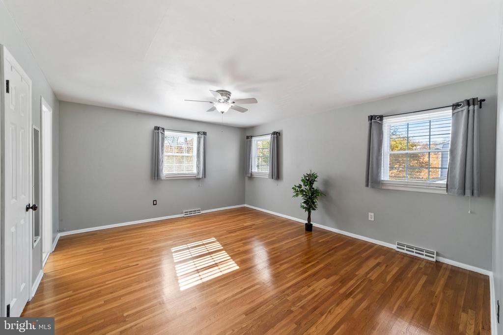 102 FIELDBORO DRIVE