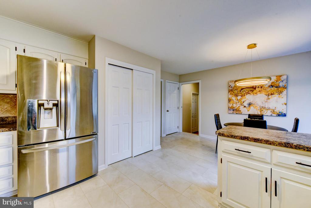 6 COVENTRY CIRCLE