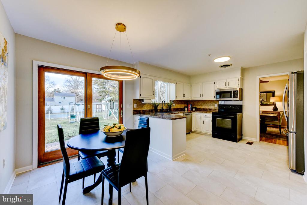 6 COVENTRY CIRCLE