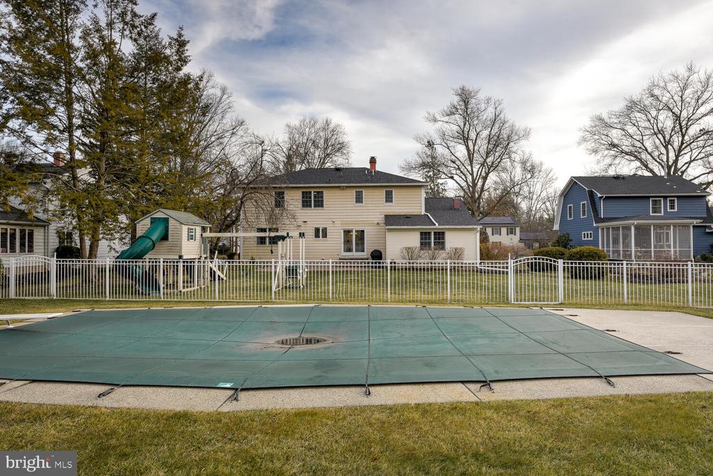 6 COVENTRY CIRCLE