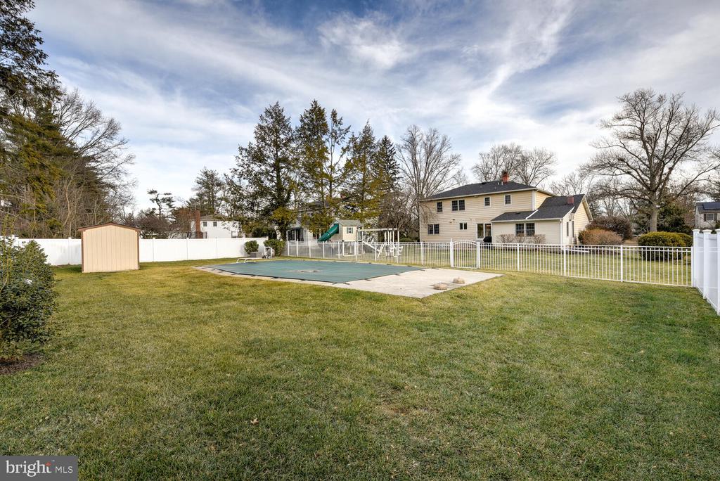 6 COVENTRY CIRCLE