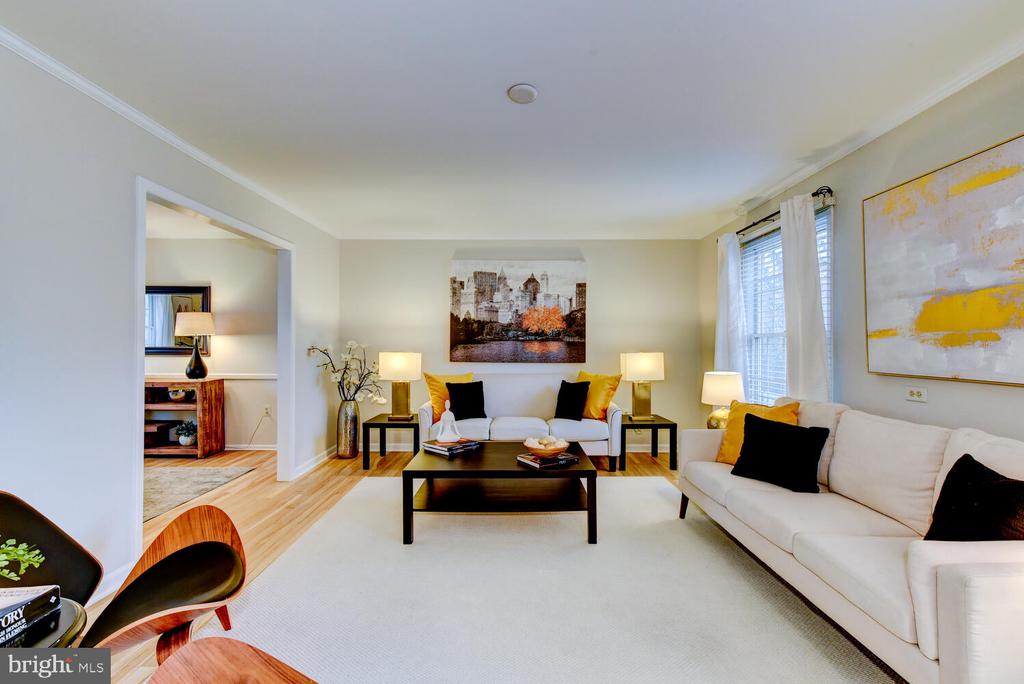 6 COVENTRY CIRCLE