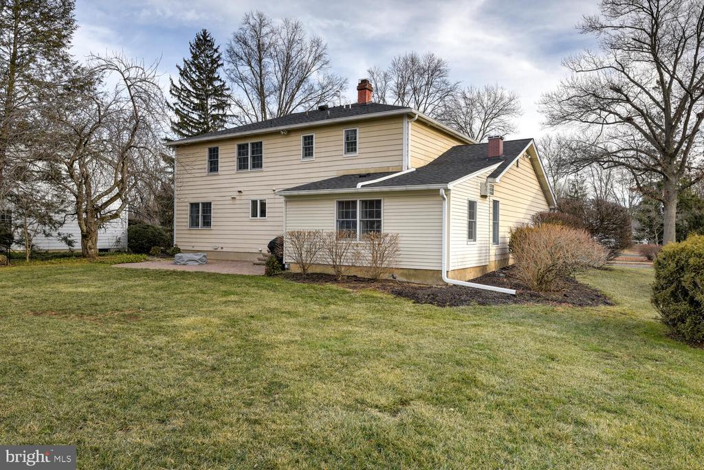 6 COVENTRY CIRCLE