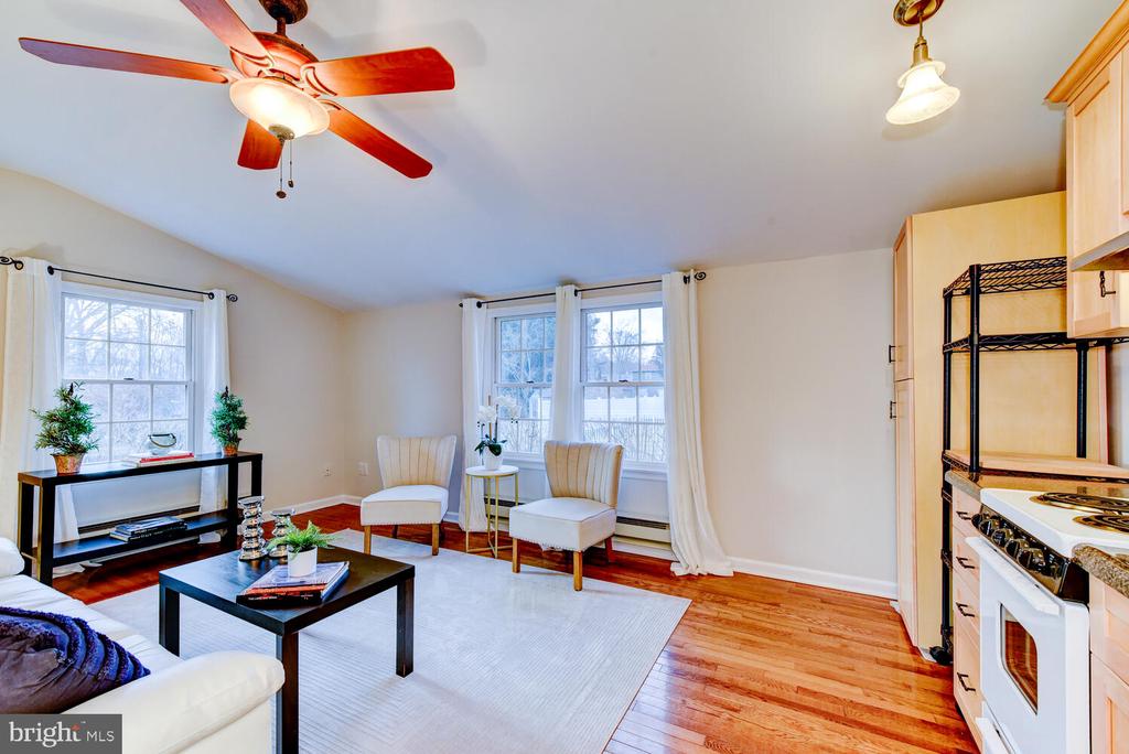 6 COVENTRY CIRCLE