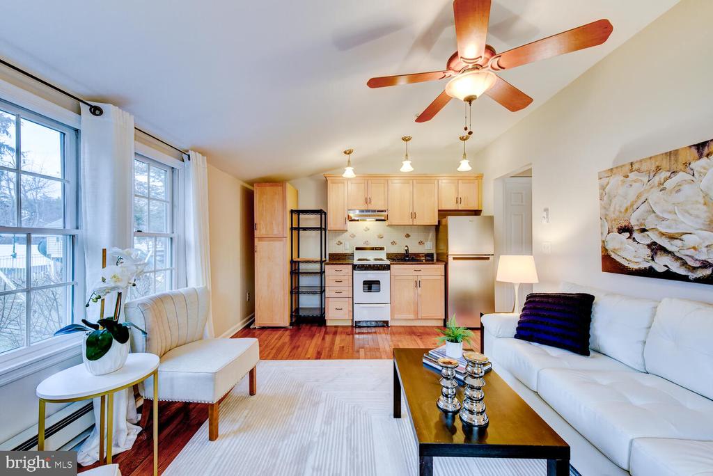 6 COVENTRY CIRCLE
