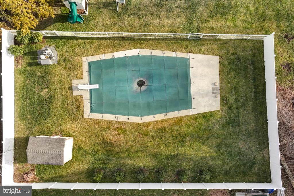 6 COVENTRY CIRCLE