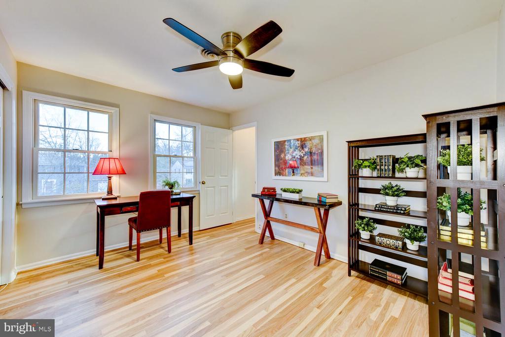 6 COVENTRY CIRCLE