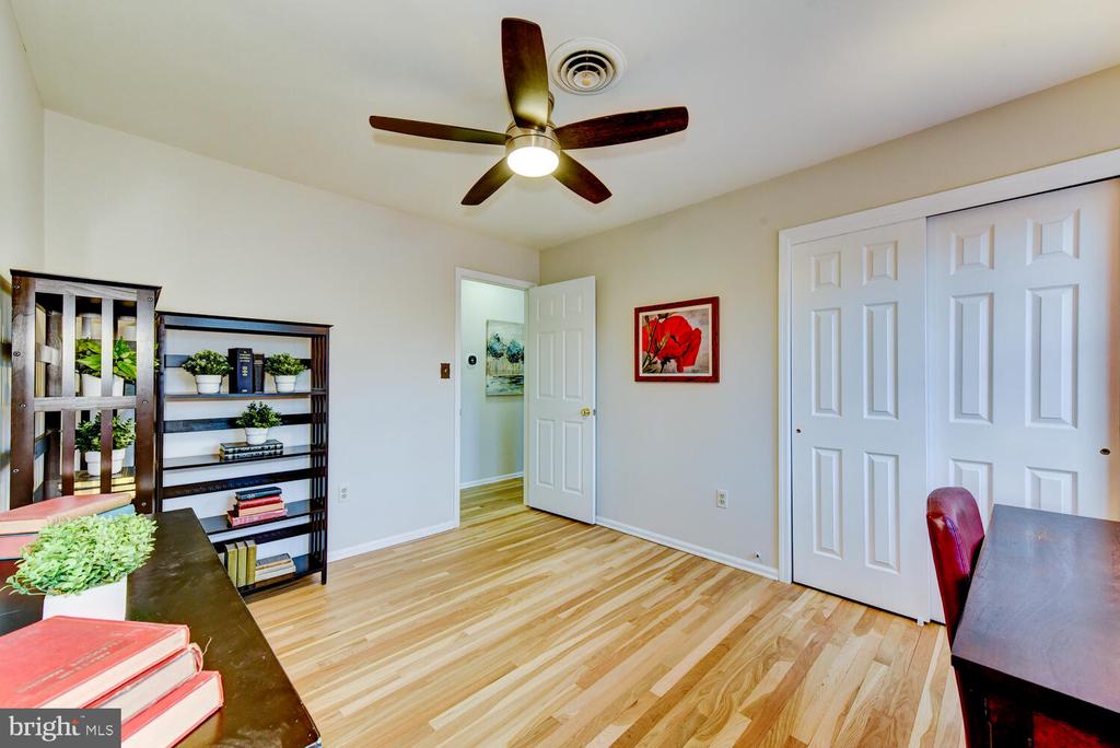 6 COVENTRY CIRCLE