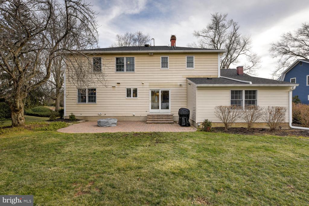 6 COVENTRY CIRCLE