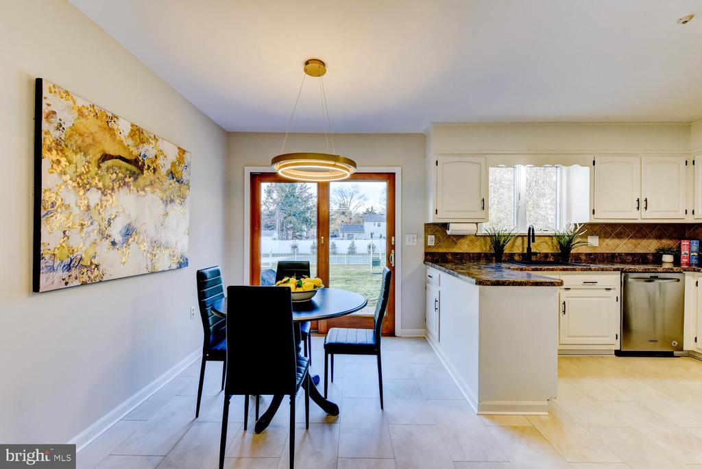 6 COVENTRY CIRCLE