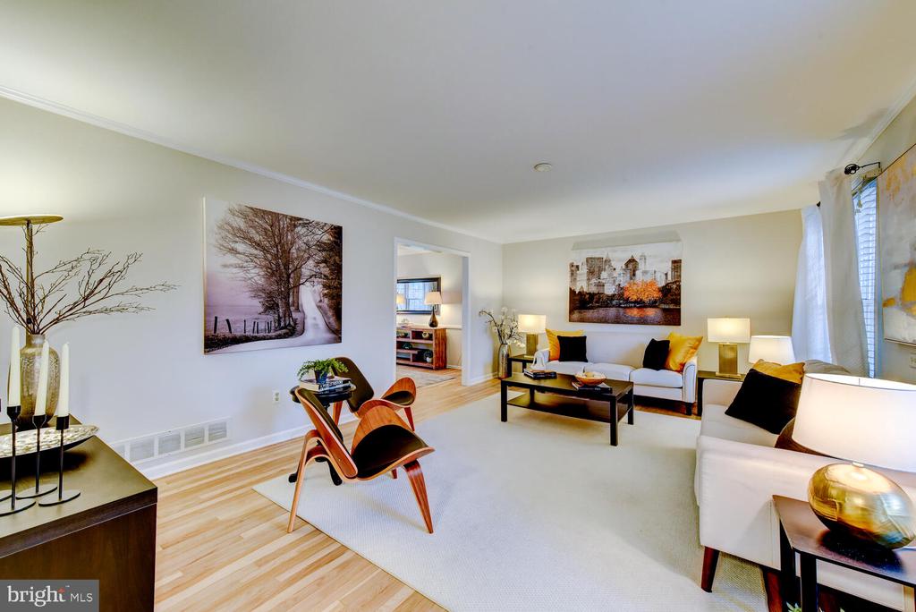 6 COVENTRY CIRCLE