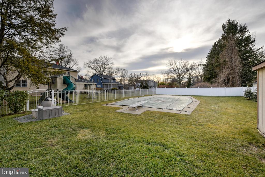 6 COVENTRY CIRCLE