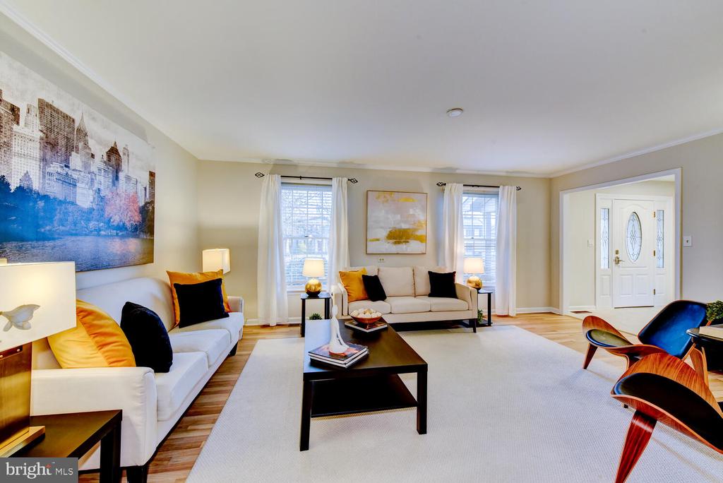 6 COVENTRY CIRCLE