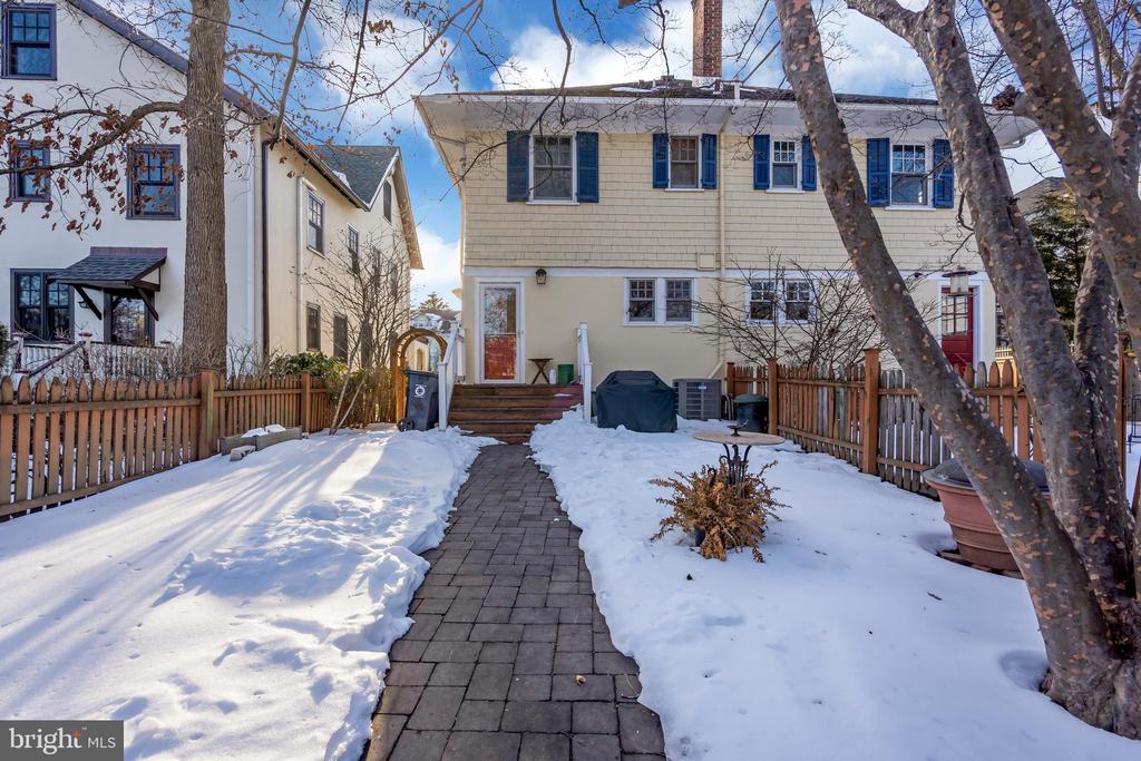 33 JEFFERSON ROAD