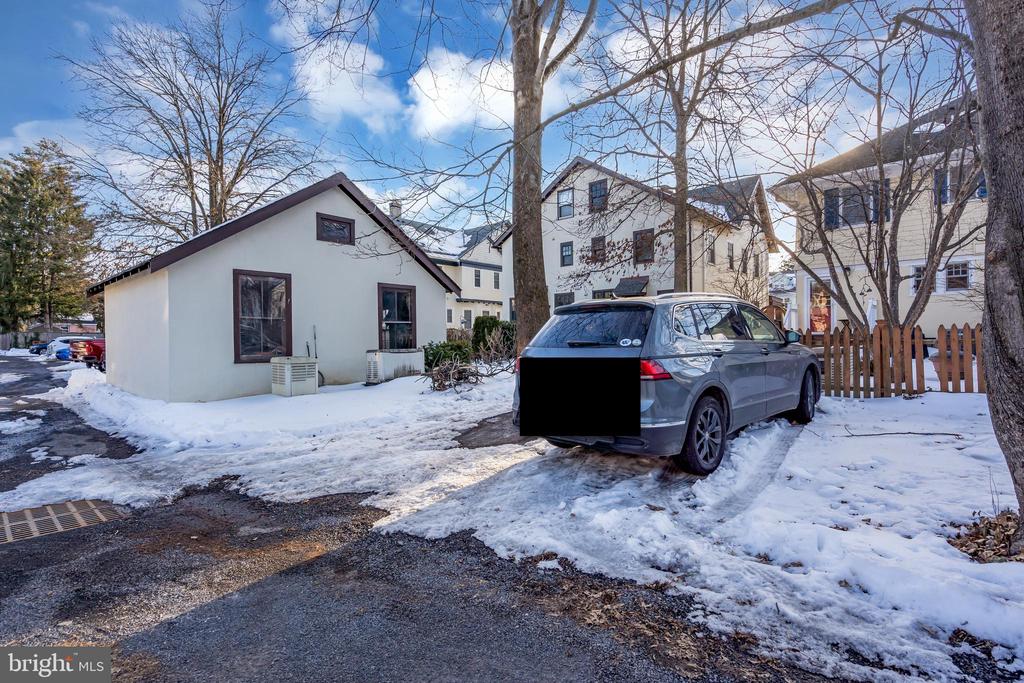 33 JEFFERSON ROAD