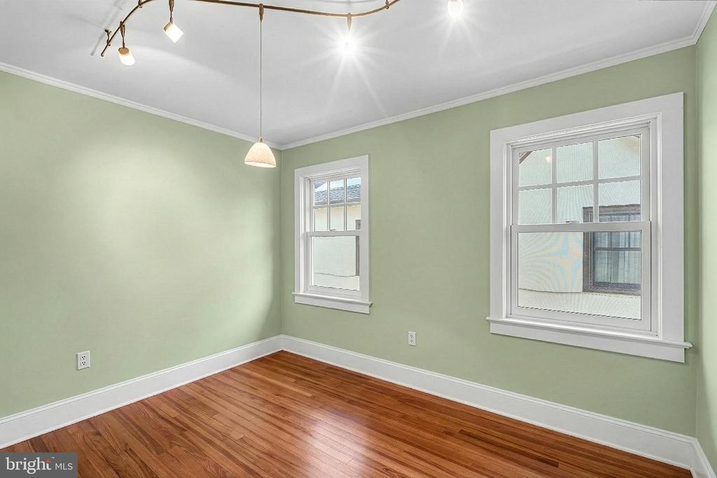33 JEFFERSON ROAD