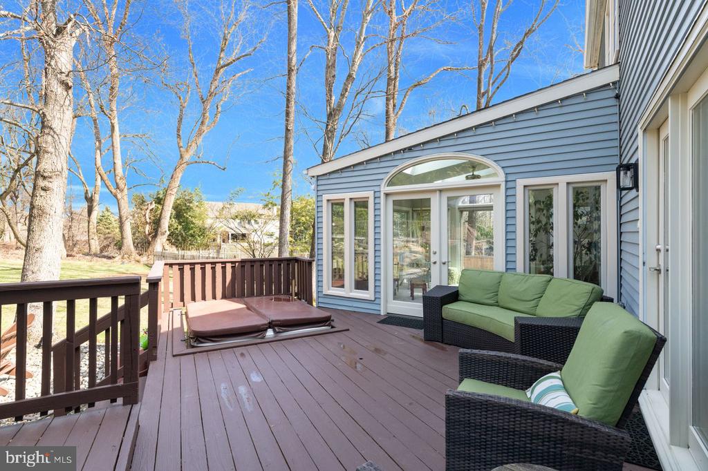 41 LAWRENCIA DRIVE