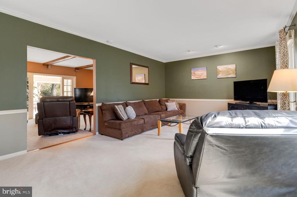 41 LAWRENCIA DRIVE