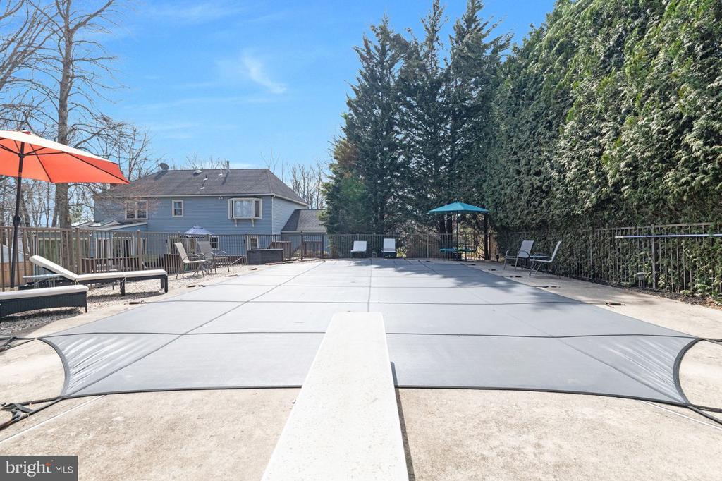 41 LAWRENCIA DRIVE