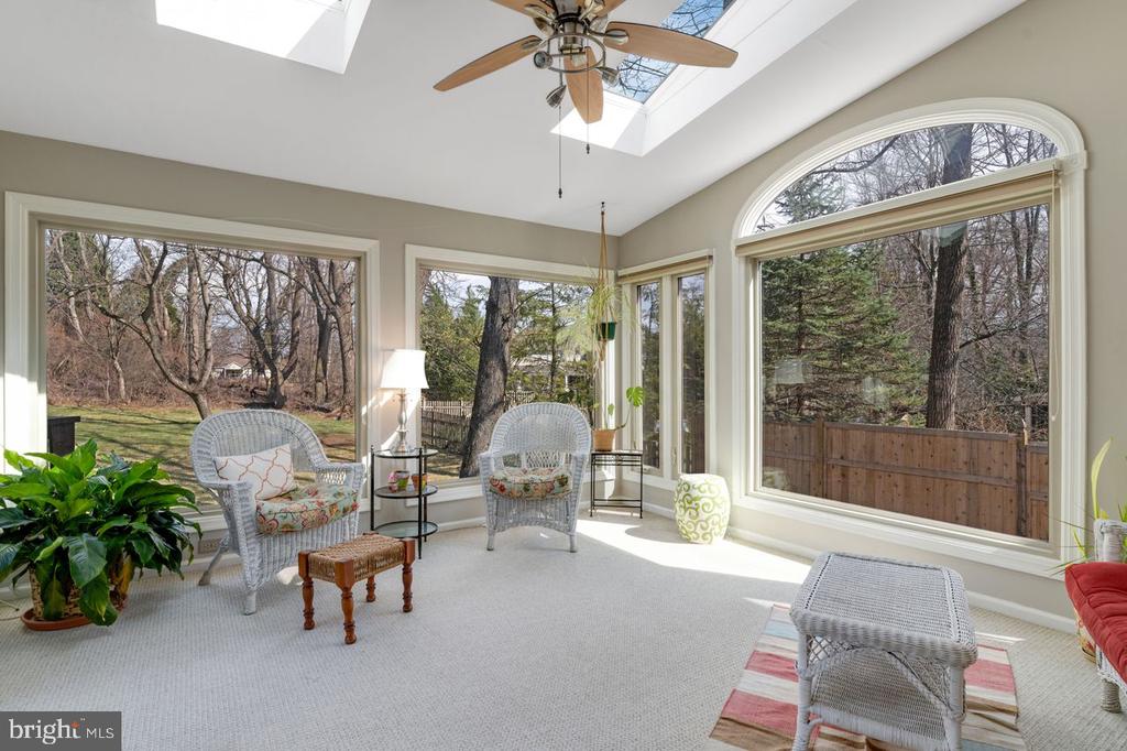 41 LAWRENCIA DRIVE