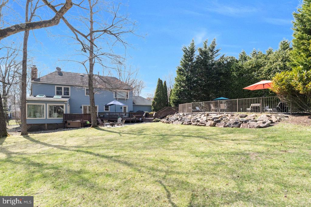 41 LAWRENCIA DRIVE