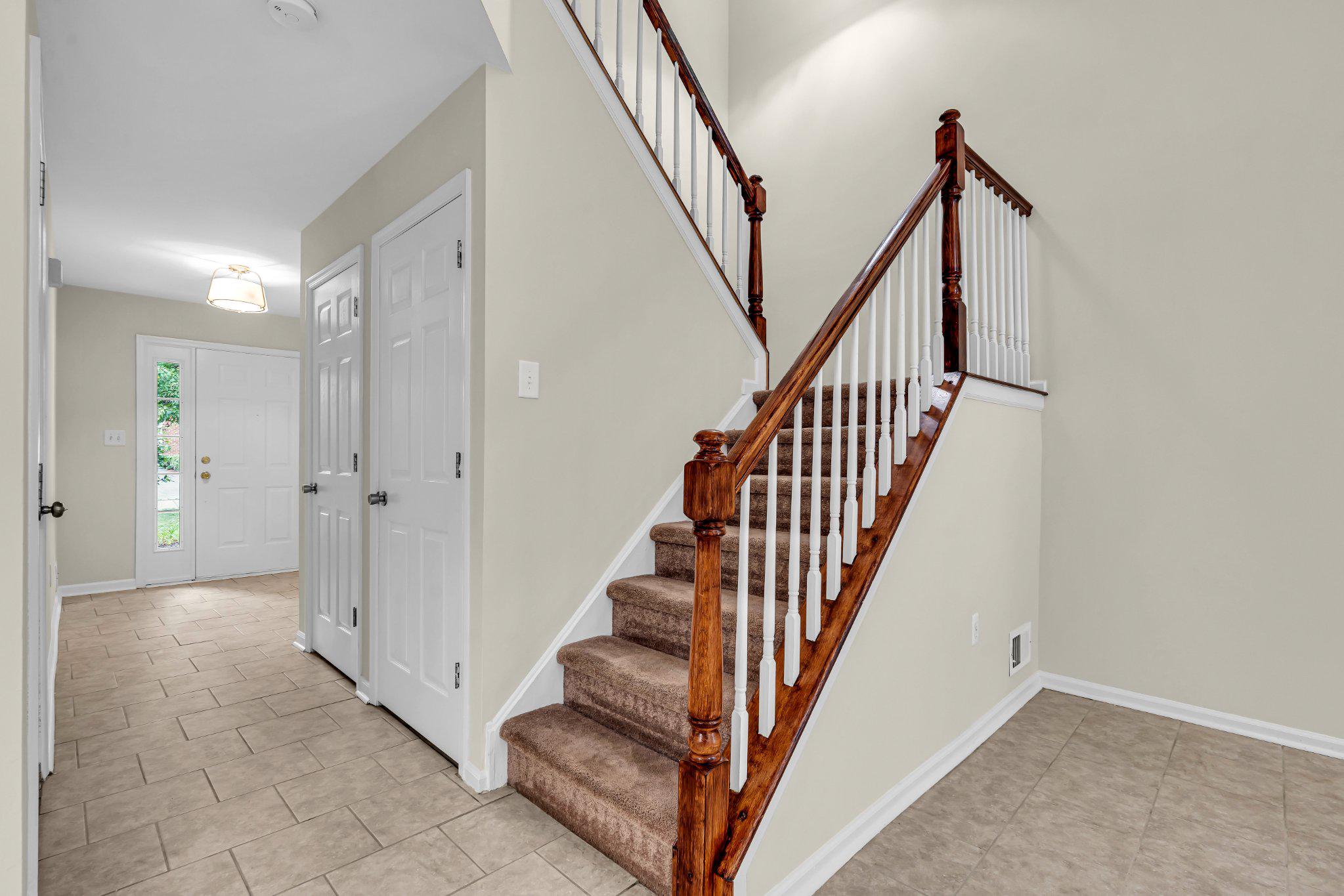 206 SANDPIPER COURT