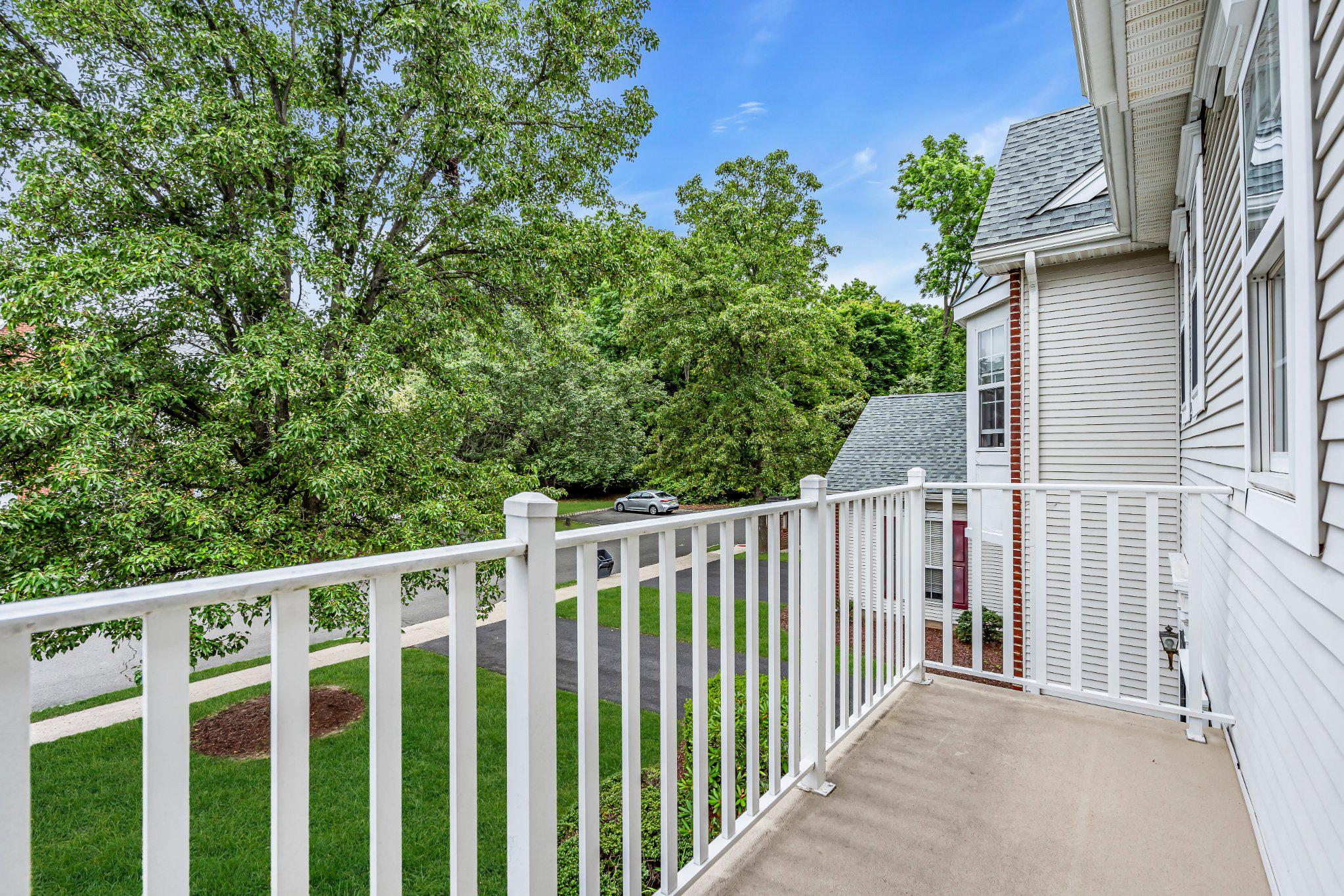 206 SANDPIPER COURT