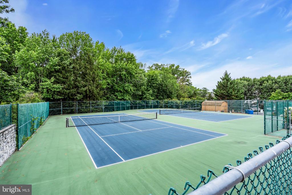 206 SANDPIPER COURT