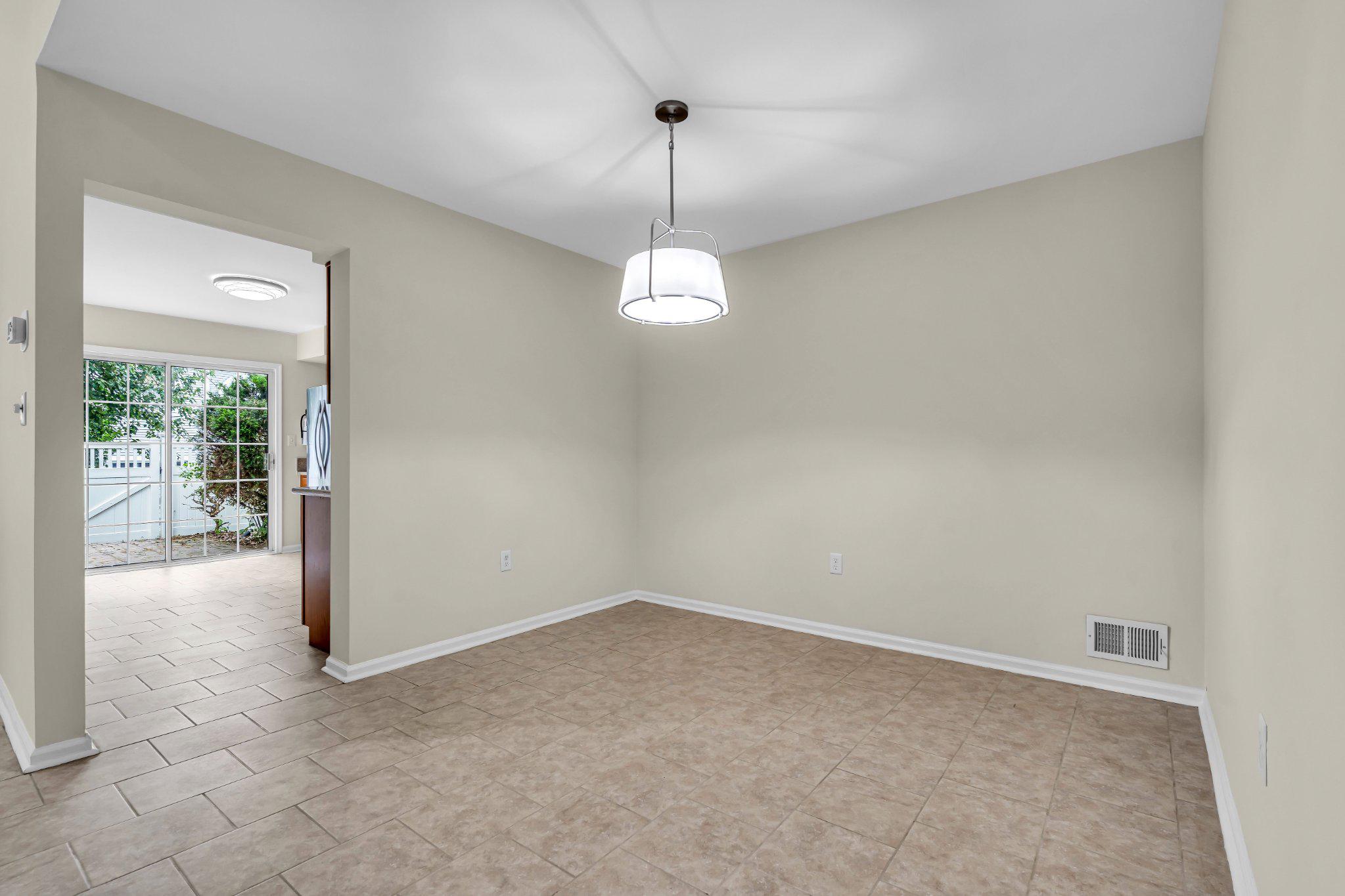 206 SANDPIPER COURT